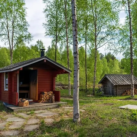 Eramokki - 4,5 Km Ivalon Lentokentalta!
