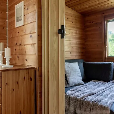 Vakantiehuis Eramokki - 4,5 Km Ivalon Lentokentalta! Inari